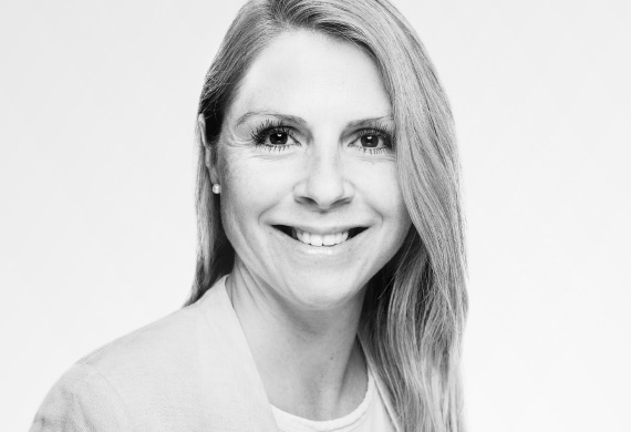 Unsere Recruiterin Desiree Martens, Referentin für Coaching, Management, Personal, SAP und Sicherheit.